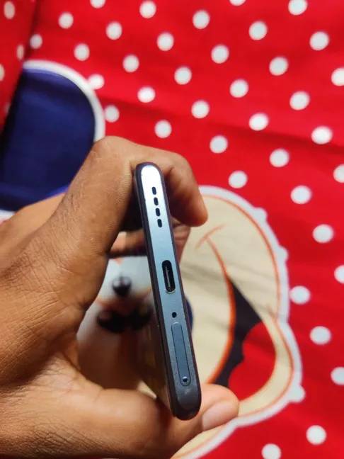 7 month used 2800 taka price lakce kisu komano jabe