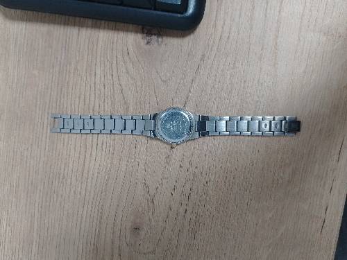 Es un reloj en perfectas condiciones marca d Mario para