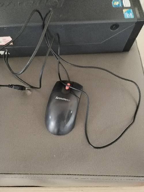 PC Lenovo en perfectas condiciones funcionando super bien y todas