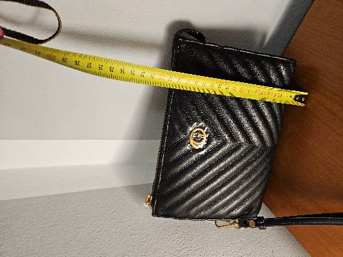 Bellissima pochette guess nuova con cartellino