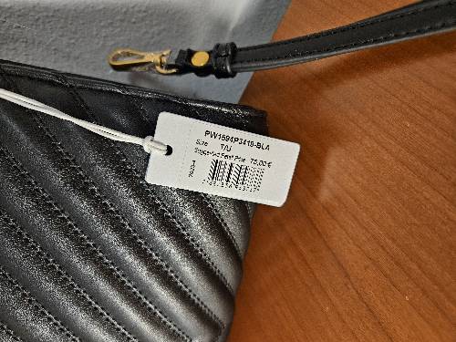 Bellissima pochette guess nuova con cartellino