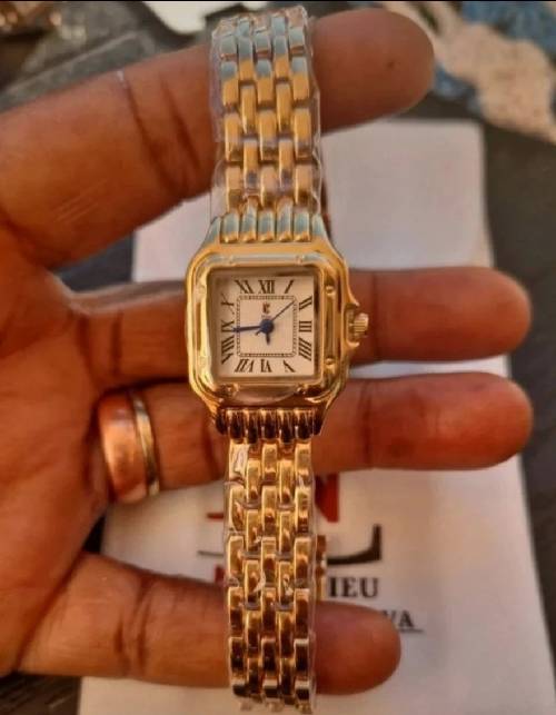 Movimento: movimento Al Quarzo Orologio originale con fermo di sicurezza