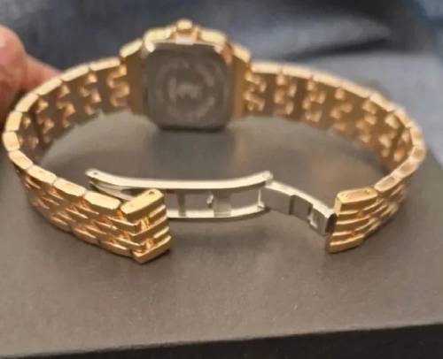Movimento: movimento Al Quarzo Orologio originale con fermo di sicurezza