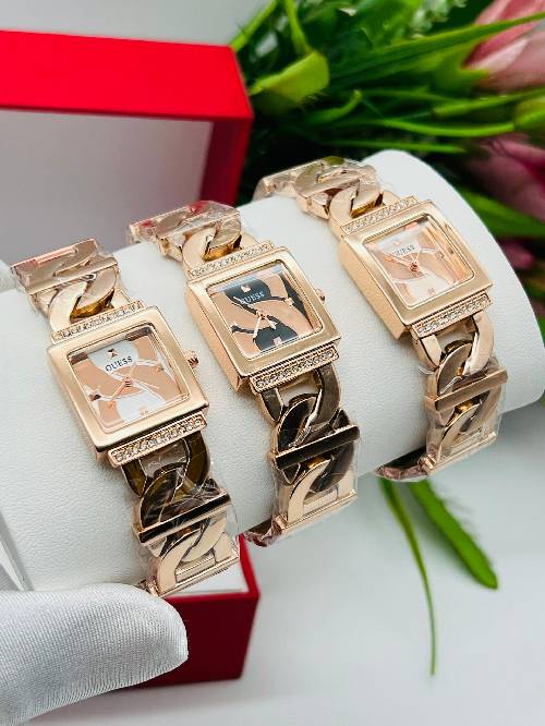 *GUESS STAINLESS STEEL CHAIN🥶🥶* *FOR LADIES 🥰❤‍🔥🥰* *AVAILABLE IN DIFFERENT