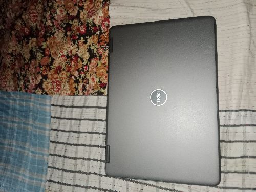 sale my laptop contact me :01611279468