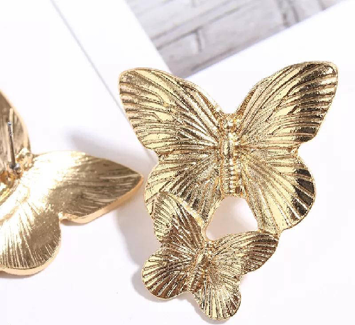 • Base Metal: Alloy • Plating: Golden • Size: Drop