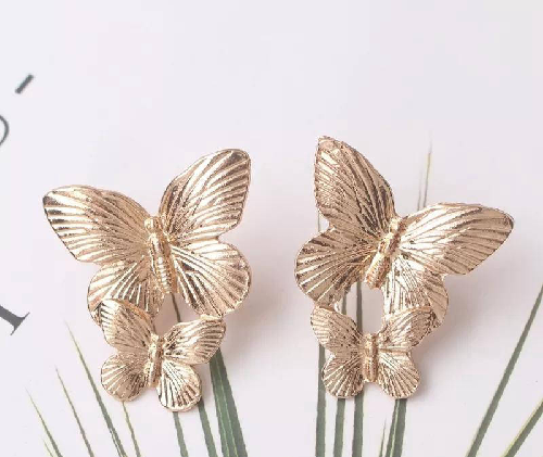 • Base Metal: Alloy • Plating: Golden • Size: Drop