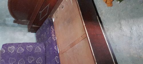 Bed nd gadde urgent sell .. Len wale hi msg