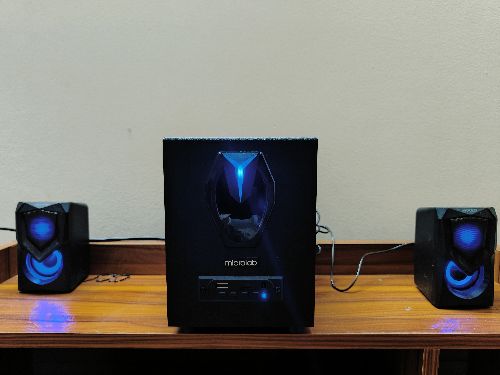 Microlab G10BT Fresh conditioned and only 1 month used Box