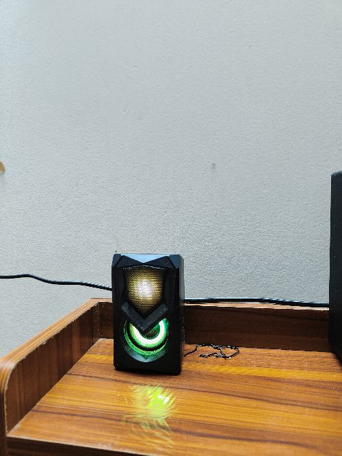 Microlab G10BT Fresh conditioned and only 1 month used Box