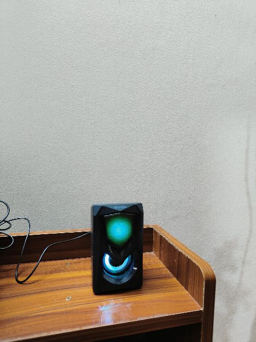 Microlab G10BT Fresh conditioned and only 1 month used Box
