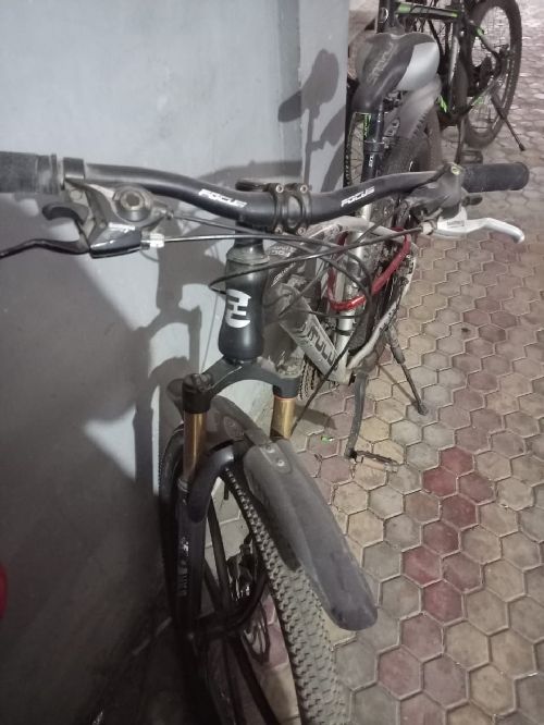 Almost fres cycle used 6 months only only shifter is