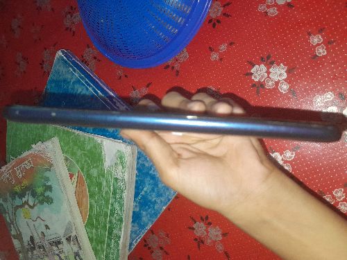 দেড় বছর পুরানো এই মোবাইলটির দাম মাত্র আট হাজার টাকা!