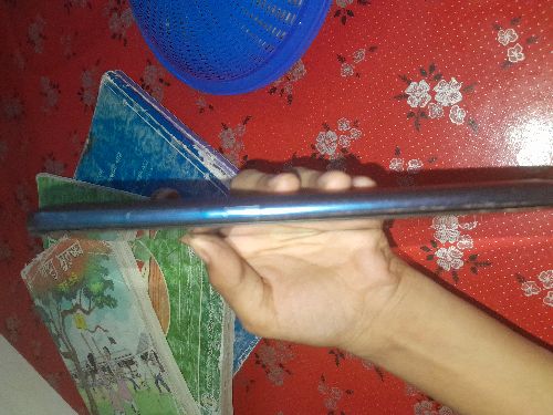 দেড় বছর পুরানো এই মোবাইলটির দাম মাত্র আট হাজার টাকা!