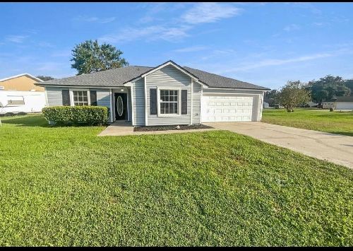 BEAUTIFUL FAMILY HOME FOR RENT . 7558 ALLSPICE Circle N,