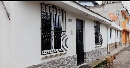 VENDO CASA PRECIO DE REMATE EN LA ZONA 1 DE