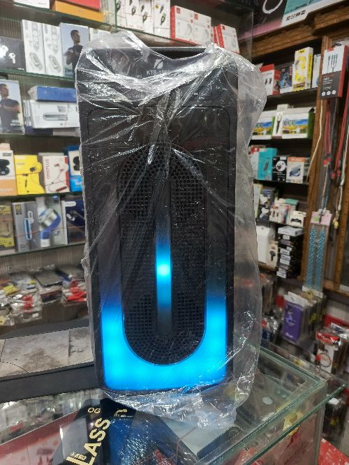 Wireless speaker iska sath mic bi hai or 4*2 inh