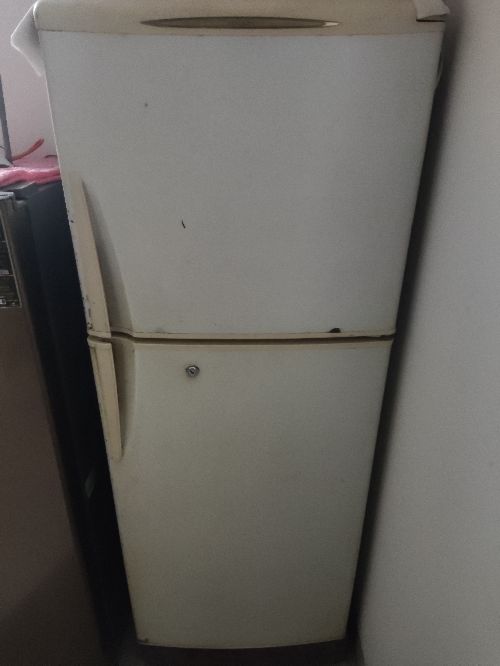 Hitachi 14 CFT Fridge ৬ মাস ব্যবহৃত হয়েছে সব কিছু