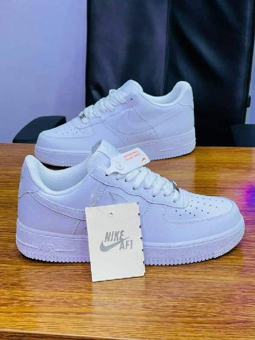 Chaussures Originale Air Force disponible en stock passez vite vos