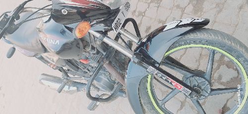 Baik paltina bajaj