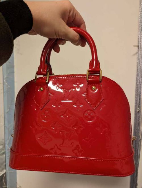 Ich verkaufe eine wunderschöne Louis Vuitton Tasche. Original in Größe