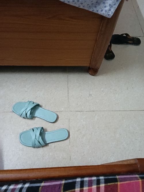 This a sky blue colour slippers. I had not used