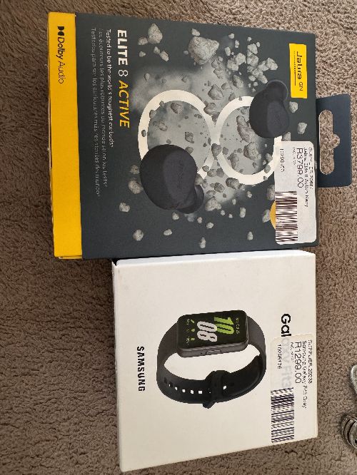 Jabra elite 8 active Airpood And samsung fit 3 watch