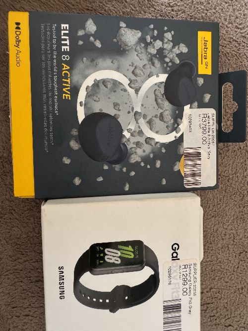Jabra elite 8 active Airpood And samsung fit 3 watch
