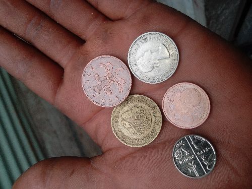 Selling old coins penny coins and queen Elizabeth coins