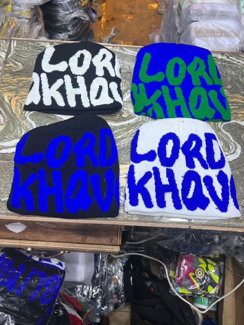 Disponible les Bonnets de qualités en gros et en détail...