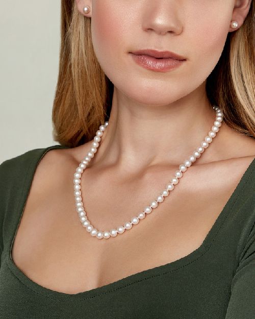 Necklace pearls