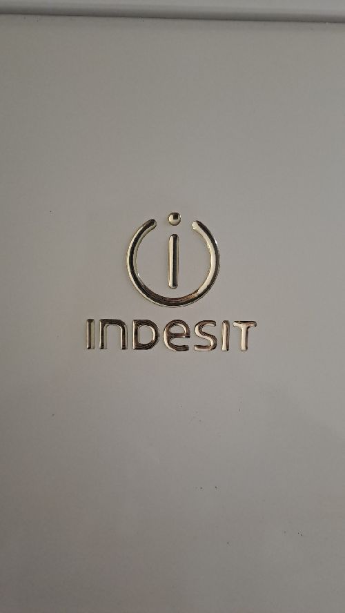 Vendo nevera indesit en muy buen estado,funciona perfectamente 👌. Watsapp👉👉632130363