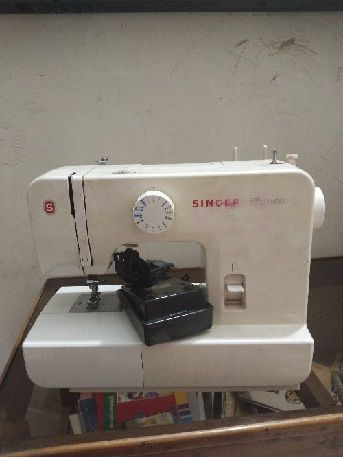 Singer sewing machine,used