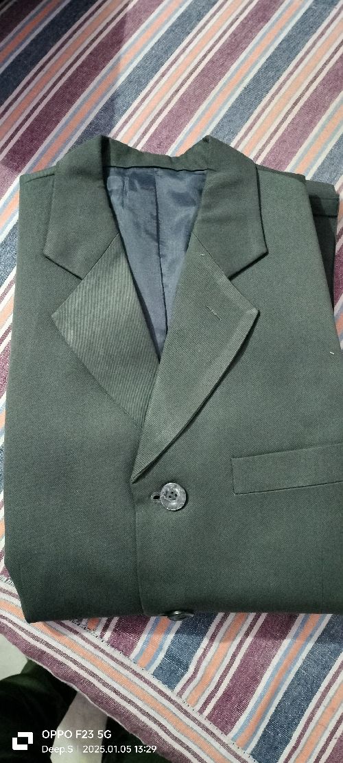 Fresh coat pent set wear only two time no dert