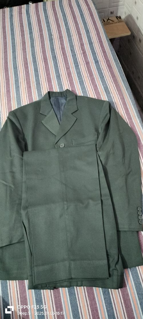 Fresh coat pent set wear only two time no dert