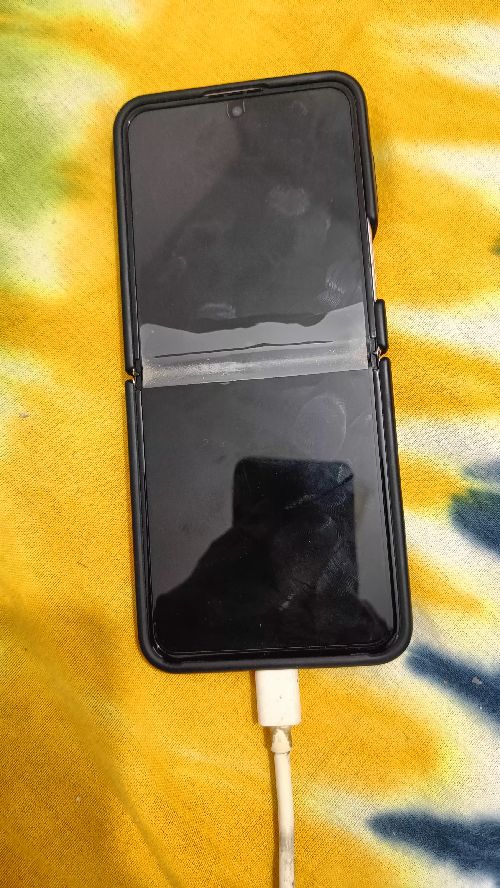Samsung Galaxy z flip 4 , green line issue and