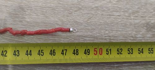 Collana in corallo rosso a cannettine, montata in argento 925