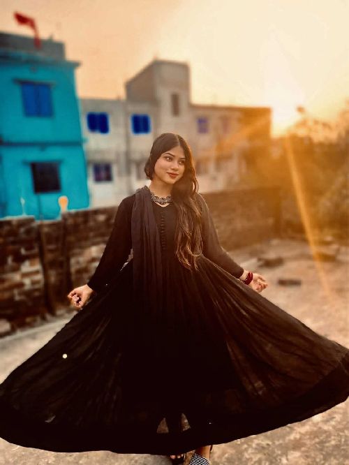 জরজেট থ্রী-পিস বডি: ইন্ডিয়ান জরজেট সাইজ: 44 (ফ্রি সাইজ) জামা