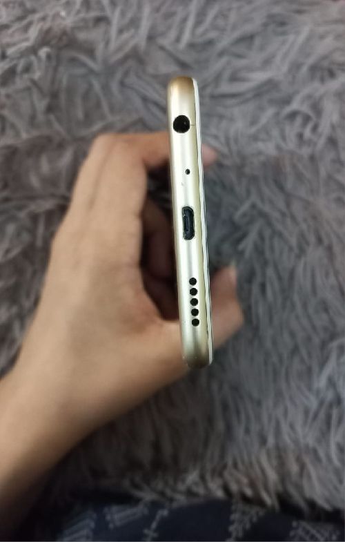 Huawei P Smart Condition 10/09 4/64 Urgent Sale krna hai