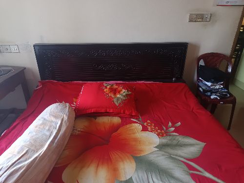 Malasian wood. Vitore segun kath. Condition new. With jajim. Jajim