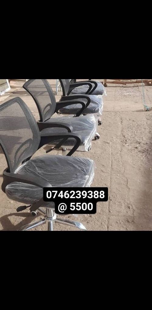 Office desk and chairs Siz 1.2 meters