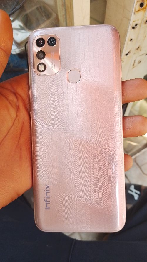 Hot 11 play infinix phone