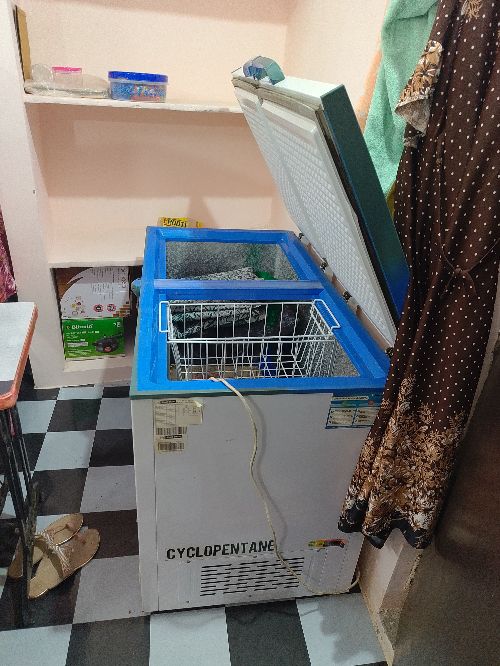 Dee freezer