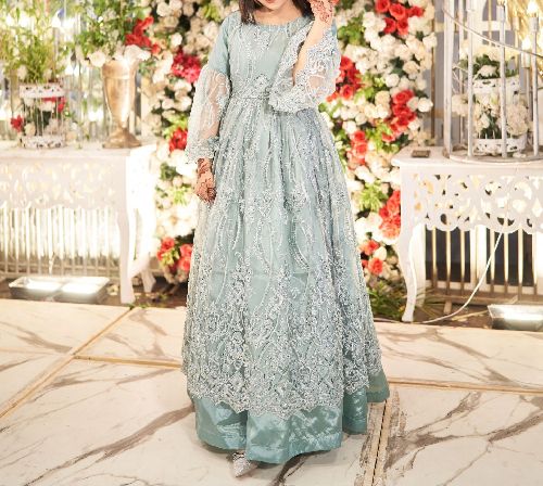Colour:ice green Fabric:Net Long flare maxi with can can