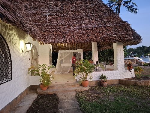 2 bedrooms for short let in mtwapa
