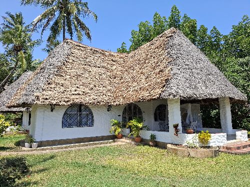 2 bedrooms for short let in mtwapa