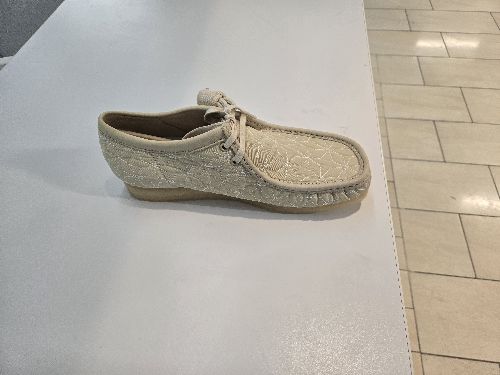 Wallabees Clarks size 10