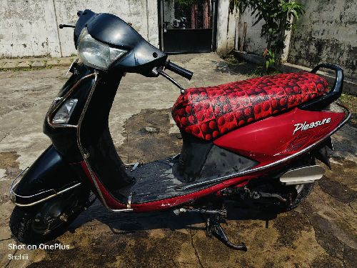 Honda pleasure 2011 good condition Arjent for sell Money problem