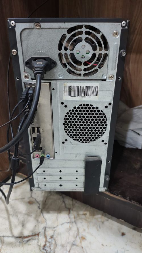 Sell karna hai 1 years old hai computer bass