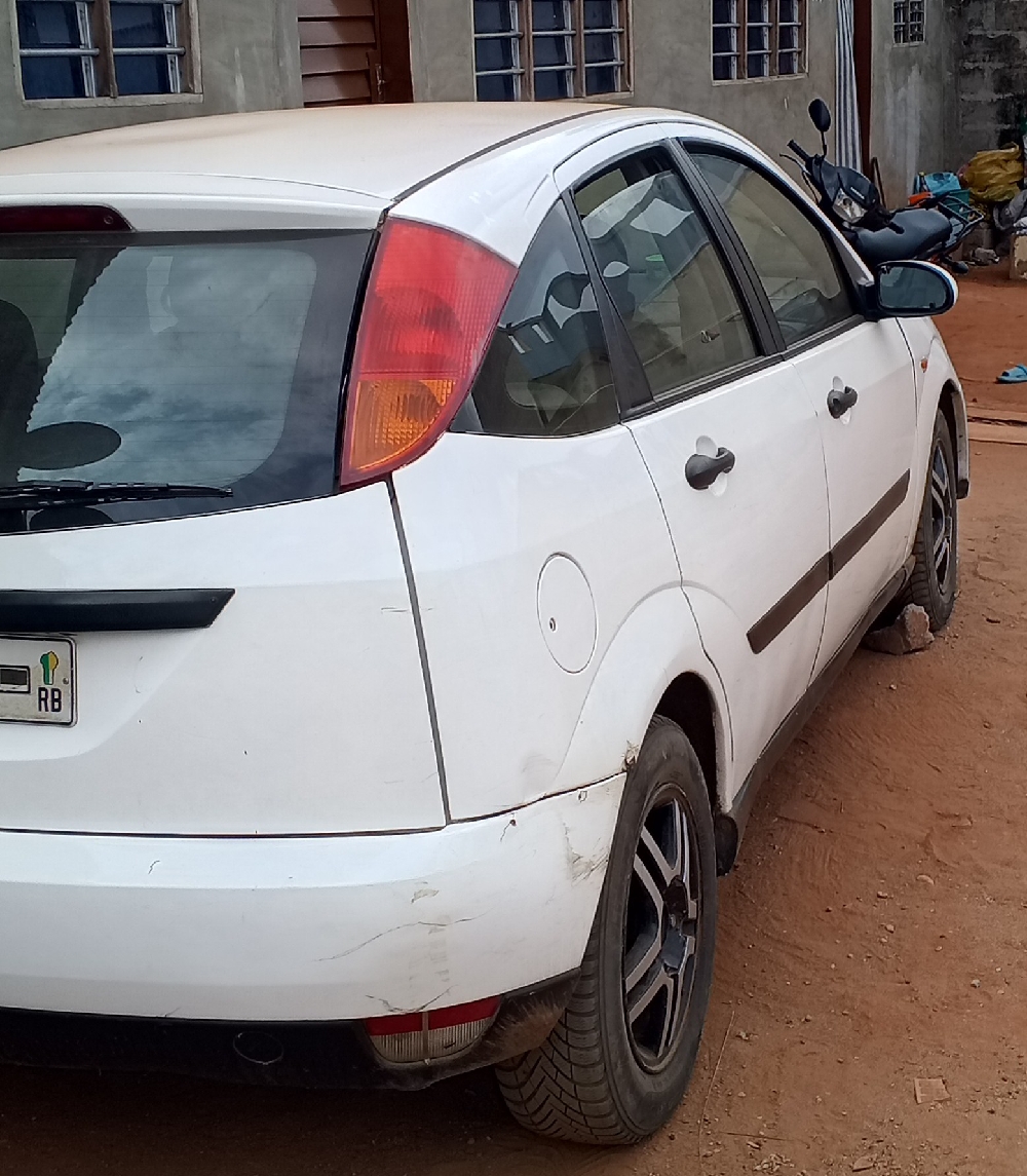 # A VENDRE OU TROC POSSIBLE OPPORTUNITÉ FORD FOCUS 2004